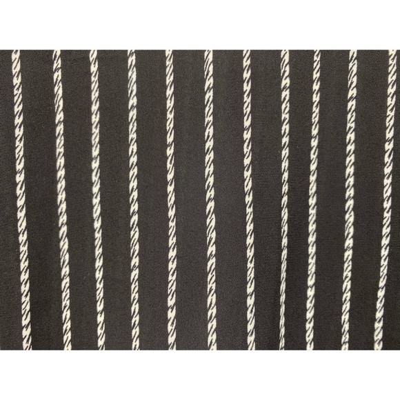 Halogen Black & White Double V Neck Tank Top - Picture 5 of 6